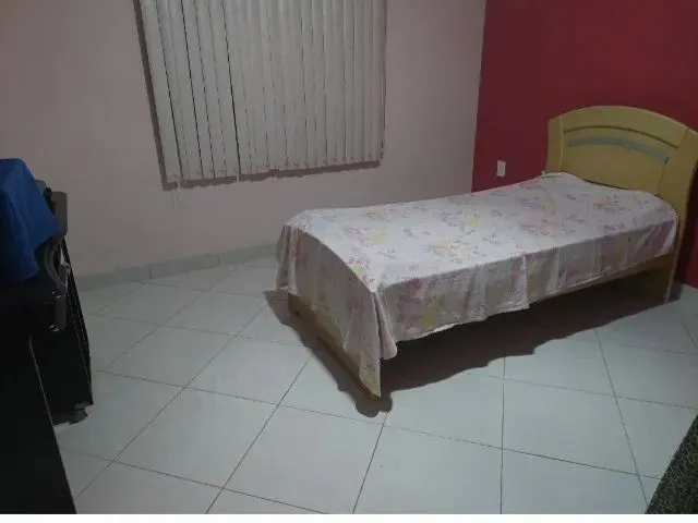 Imagem: Aluga-Se Quarto para Moças