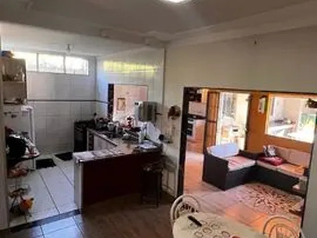 Imagem: Casa com 4 Dormitórios a Venda