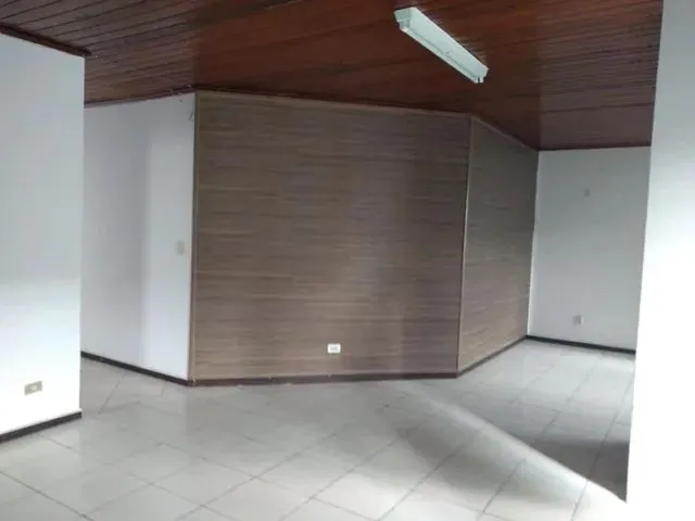 Imagem 2: Vende-Se Casa em Ótima Localização