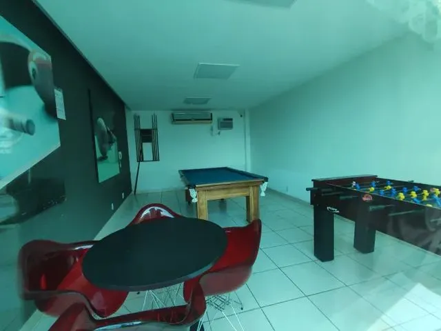 Imagem: O apartamento possui 2 Dormitórios, 1 Suíte, 2 Banheiros,