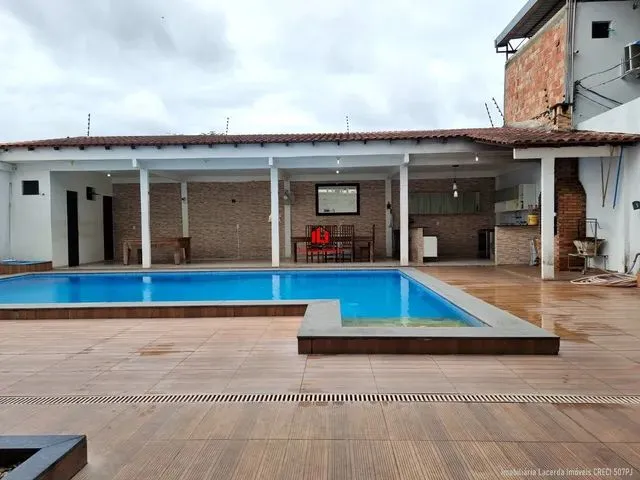 Imagem: Sobrado para Venda Possui 303 Metros Quadrados
