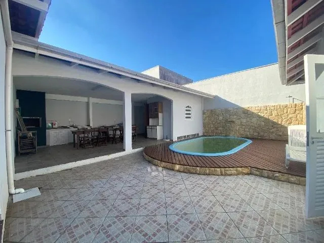 Imagem 6: Casa Averbada, 4 Dormitórios no Bairro Ressacada em Itajaí. Valor de Oportunidade