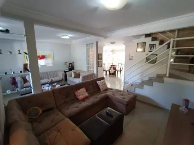 Imagem: A casa em condomínio possui 3 Dormitórios, 2 Suítes, 4