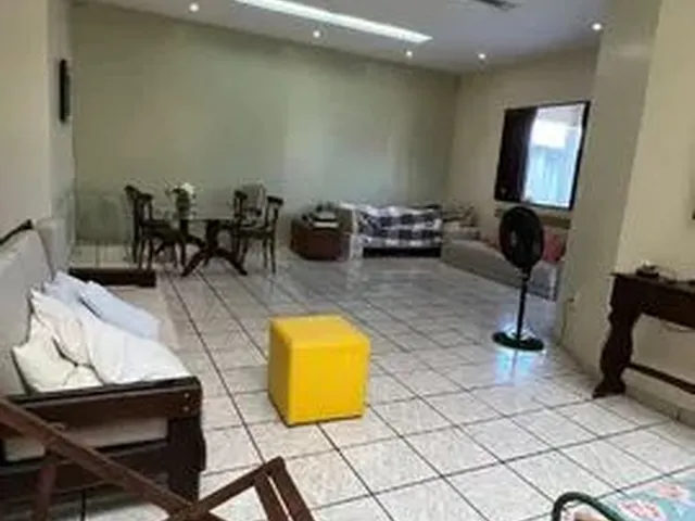 Imagem: Casa a Duas Ruas da Entrada Lateral do Mateus