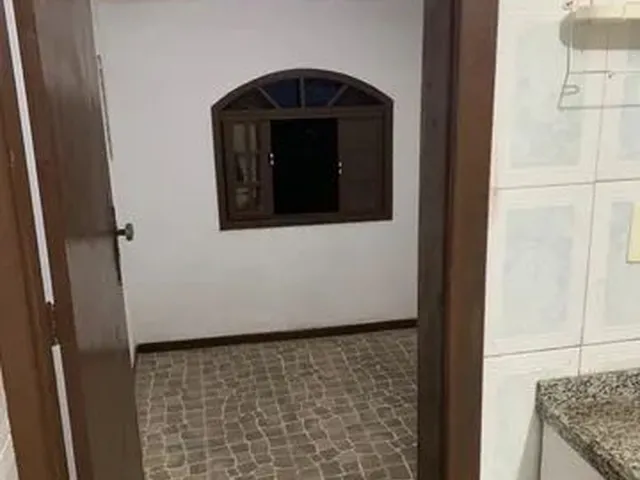Imagem: A casa possui 2 Dormitórios, 1 Banheiro e está localizado