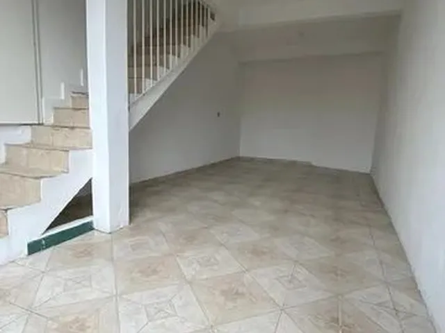 Imagem 2: Aluga-Se Casa com Garagem no Bugio