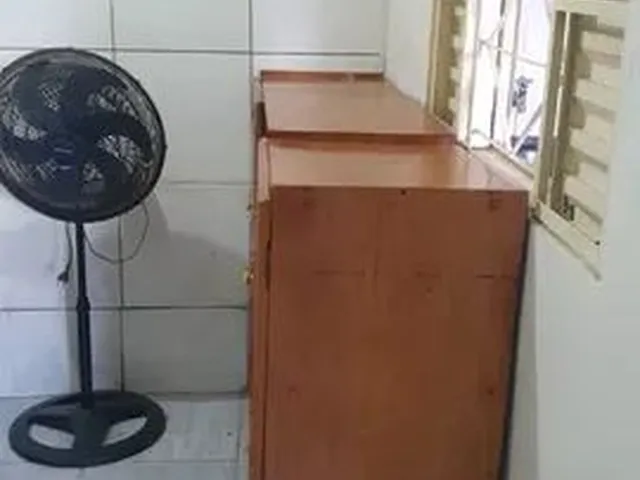 Imagem: A kitnet possui 2 Dormitórios, 1 Banheiro, 1 Vaga na
