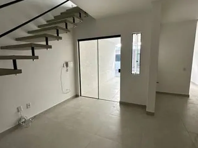 Imagem: Sobrado para Aluguel e Venda Possui 65 Metros