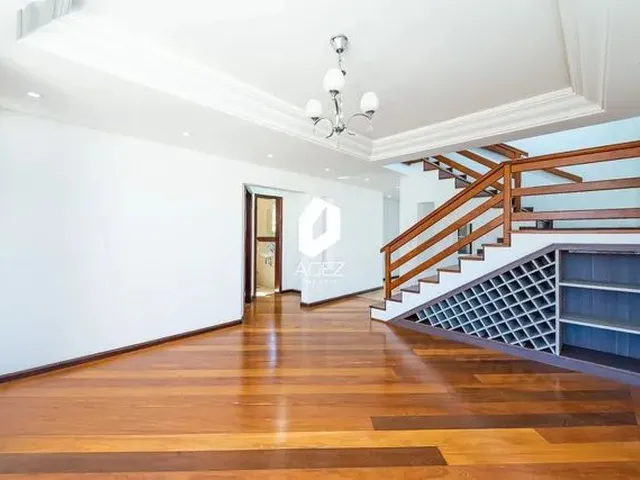 Imagem 15: Casa Ampla com Edícula e 5 Vagas de Garagem!
