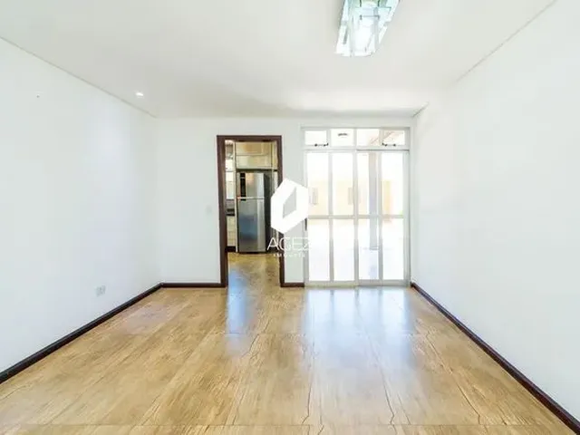 Imagem 7: Casa Ampla com Edícula e 5 Vagas de Garagem!