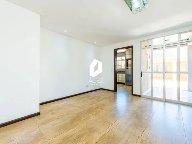 Imagem 12: Casa Ampla com Edícula e 5 Vagas de Garagem!