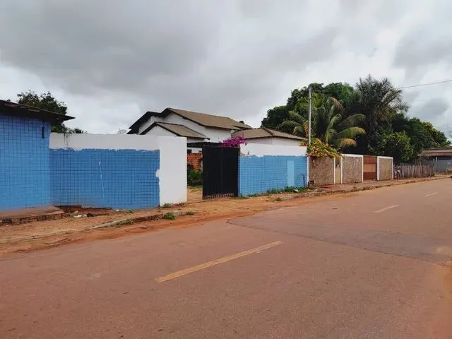 Imagem: Casa com 2 Quartos e 01 Ponto Comercial