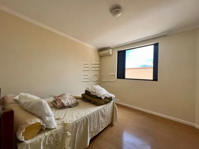 Imagem 5: Casa 4 Dormitórios em Coqueiros