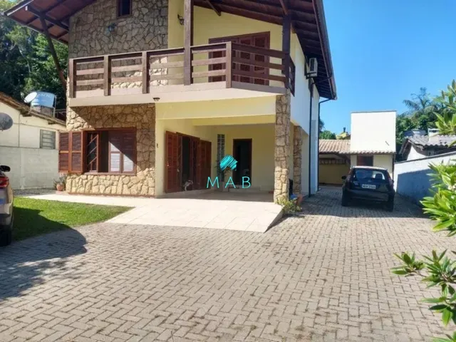 Imagem: Vende-Se Sobrado com Padrão de Construção