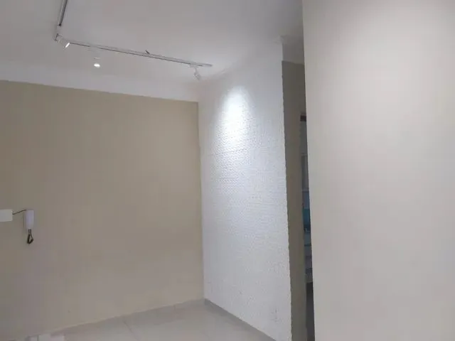 Imagem: O apartamento possui 2 Dormitórios, 1 Banheiro, 1 Vaga na