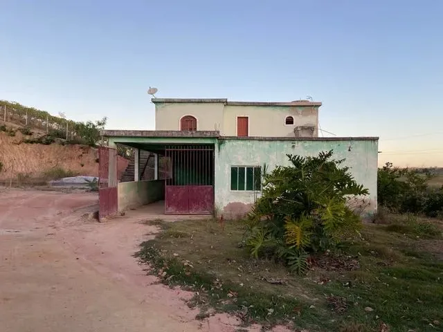 Imagem: 2 Casa com Terreno Amplo