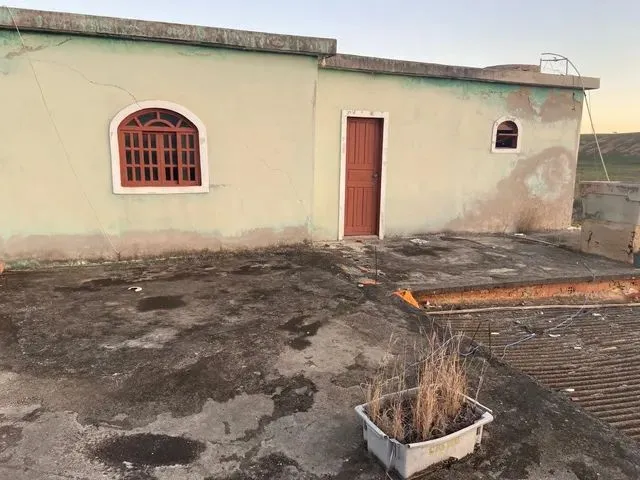 Imagem 4: 2 Casa com Terreno Amplo