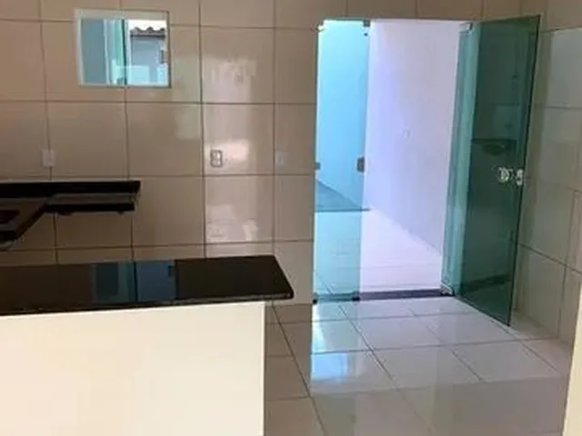 Imagem 2: Excelente Casa Duplex com Ótima Localização. 03 Suítes na Parte Superior, Sendo 02