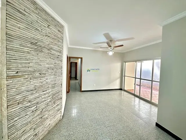 Imagem 12: Casa de Condomínio Térrea para Aluguel Tem 390 Metros Quadrados com 5 Quartos