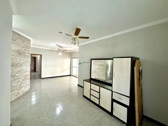 Imagem 7: Casa de Condomínio Térrea para Aluguel Tem 390 Metros Quadrados com 5 Quartos
