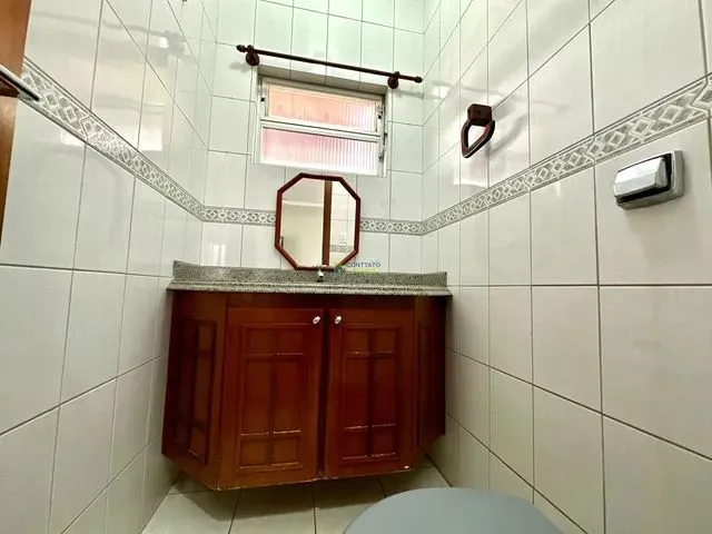 Imagem 4: Casa de Condomínio Térrea para Aluguel Tem 390 Metros Quadrados com 5 Quartos