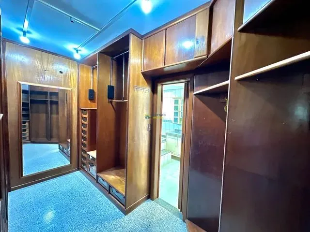 Imagem 6: Casa de Condomínio Térrea para Aluguel Tem 390 Metros Quadrados com 5 Quartos