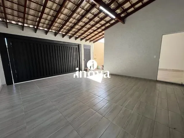 Imagem: Casa À Venda, 3 Quartos, 2 Suítes, 4 Vagas