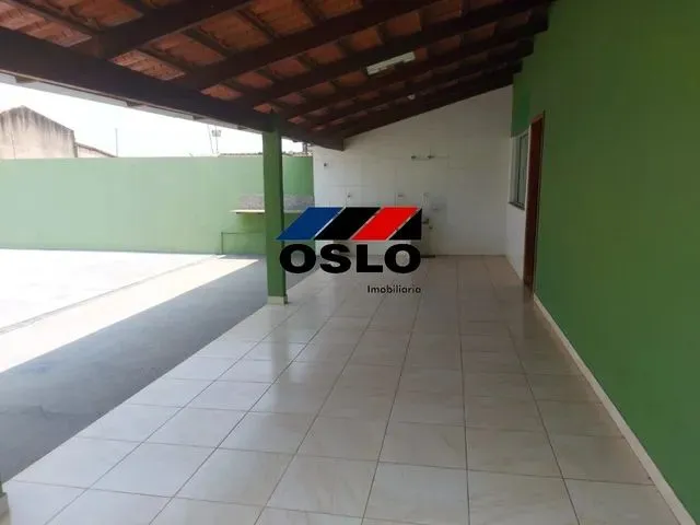 Imagem 15: Casa com 03 Quartos Sendo 01 Suíte, Garagem para 03 para Carros , Localizada no Cidade