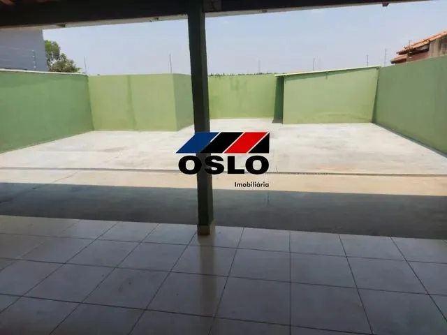 Imagem 8: Casa com 03 Quartos Sendo 01 Suíte, Garagem para 03 para Carros , Localizada no Cidade