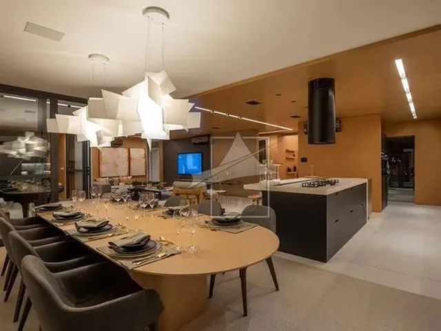 Imagem: Apartamento com 4 Dormitórios À Venda