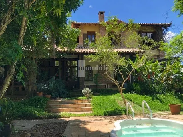 Imagem: Casa 4 Suítes em Condomínio no Miolo da