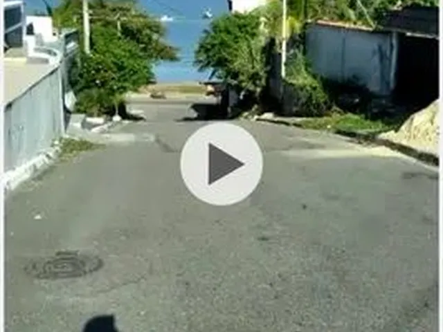 Imagem: A casa possui 2 Dormitórios, 1 Banheiro e está localizado