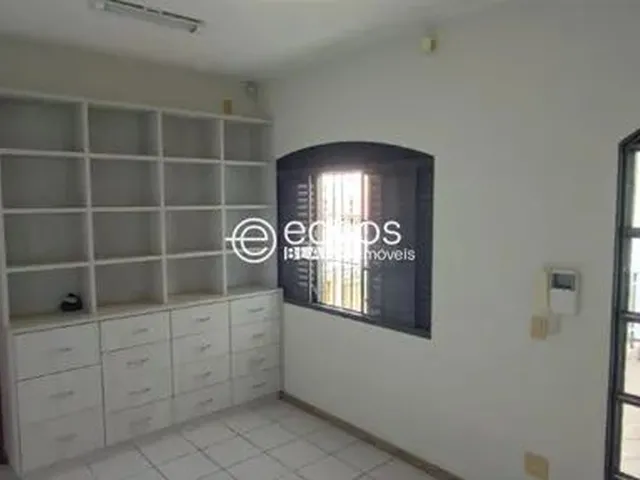 Imagem: Casa para Aluguel, 3 Quartos, 2 Suítes