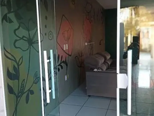 Imagem: A casa possui 3 Dormitórios, 1 Banheiro, 1 Vaga na garagem