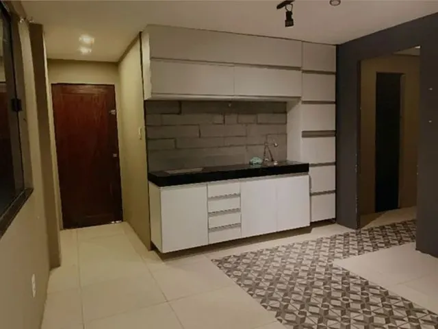 Imagem: O studio possui 1 Dormitório, 1 Banheiro, 1 Vaga na