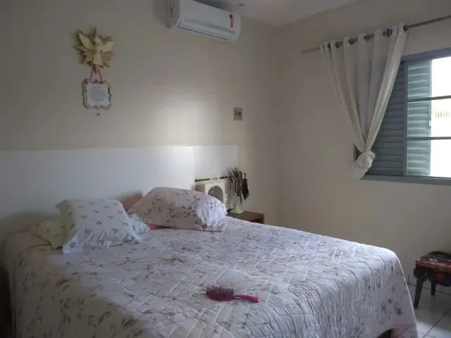 Imagem 2: Casa em Alvenaria no Centro com Suíte e 2 Quartos