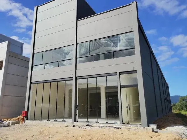 Imagem 1: Galpão Galpão / depósito com 5 vagas na garagem