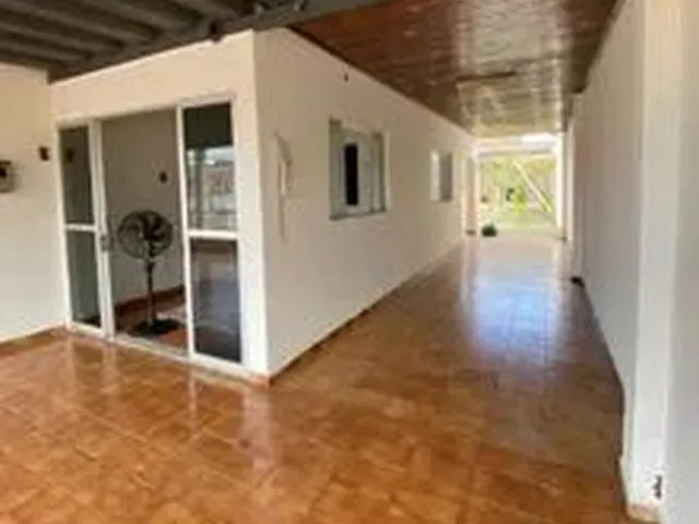 Imagem: Casa com 2Quartos, Edícula Aos Fundos