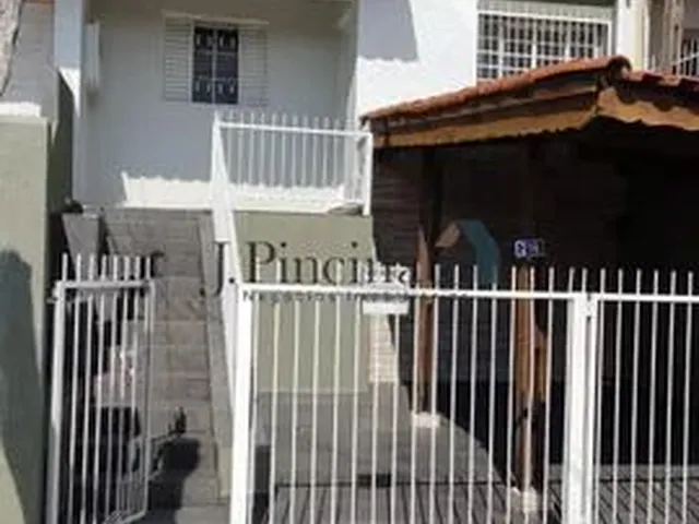 Imagem: A casa possui 2 Dormitórios, 1 Banheiro, 1 Vaga na