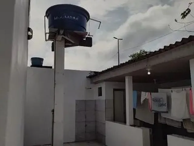 Imagem: Casa com 2 Quartos, Sala, Cozinha, 3 Banheiros