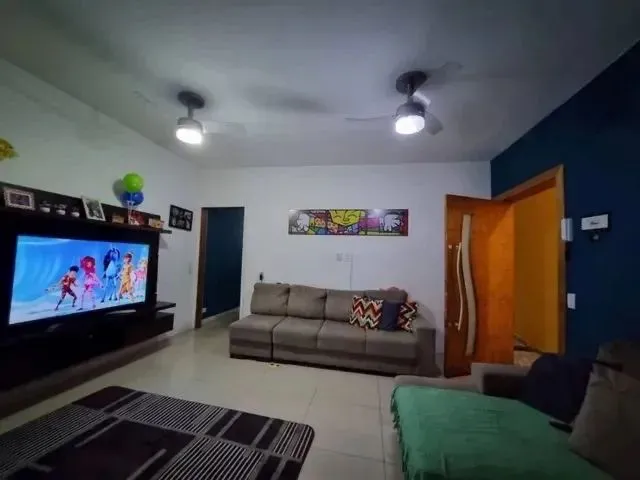 Imagem 1: Oportunidade Única!! Casa em Rua Pública