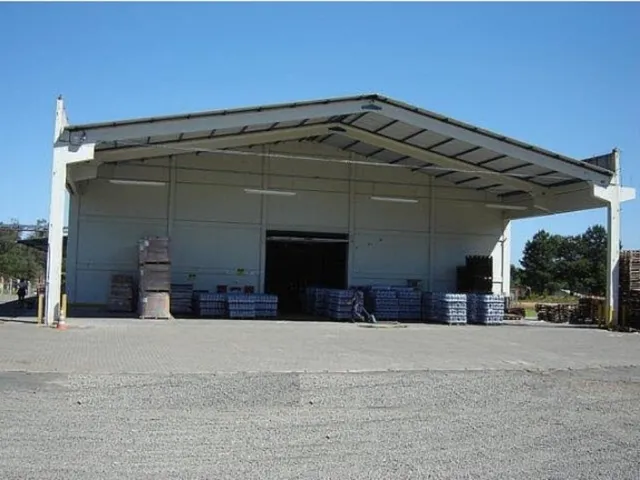 Imagem 5: Pavilhão para venda em Nova Santa Rita, RS. Com excelente Padrão construtivo. Área
