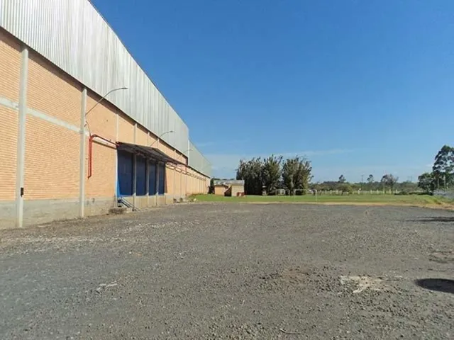 Imagem 7: Galpão para locação em Gravataí, RS, 3.800m², pé direito 10m, docas elevadas, junto