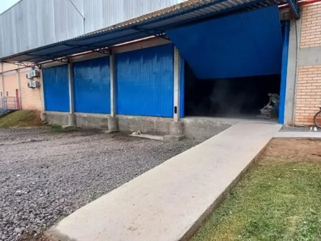 Imagem 10: Galpão para locação em Gravataí, RS, 3.800m², pé direito 10m, docas elevadas, junto