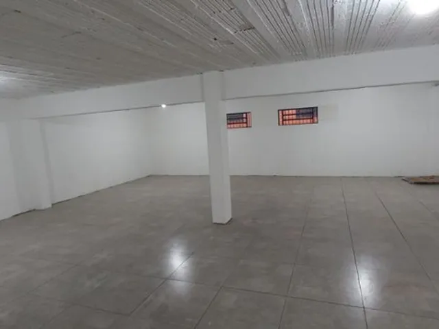 Imagem 4: Galpão para locação em Gravataí, RS, 3.800m², pé direito 10m, docas elevadas, junto