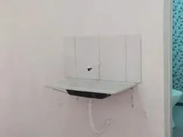Imagem: Alugo Quarto com Banheiro (Mini-Kitnete
