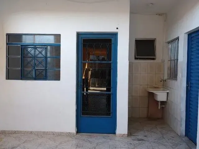 Imagem: Kitnet e Uma Casa com Garagem