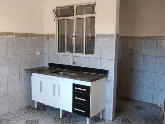 Imagem 3: Kitnet e Uma Casa com Garagem