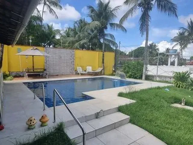 Imagem 1: Casa em Salinas Casa com 4 dormitórios