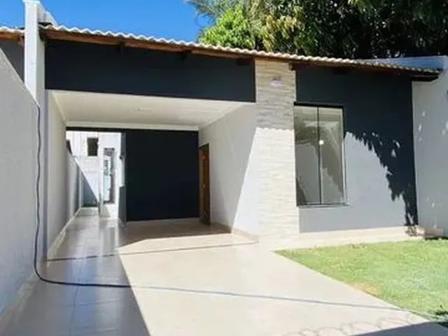 Imagem: A casa possui 3 Dormitórios, 1 Suíte, 2 Banheiros, 2